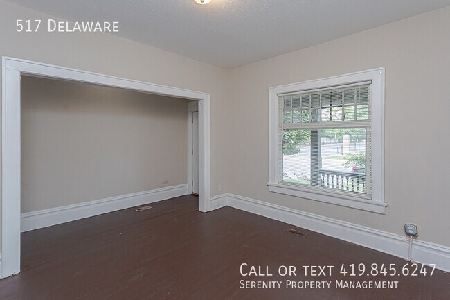 Building Photo - 517 Delaware-