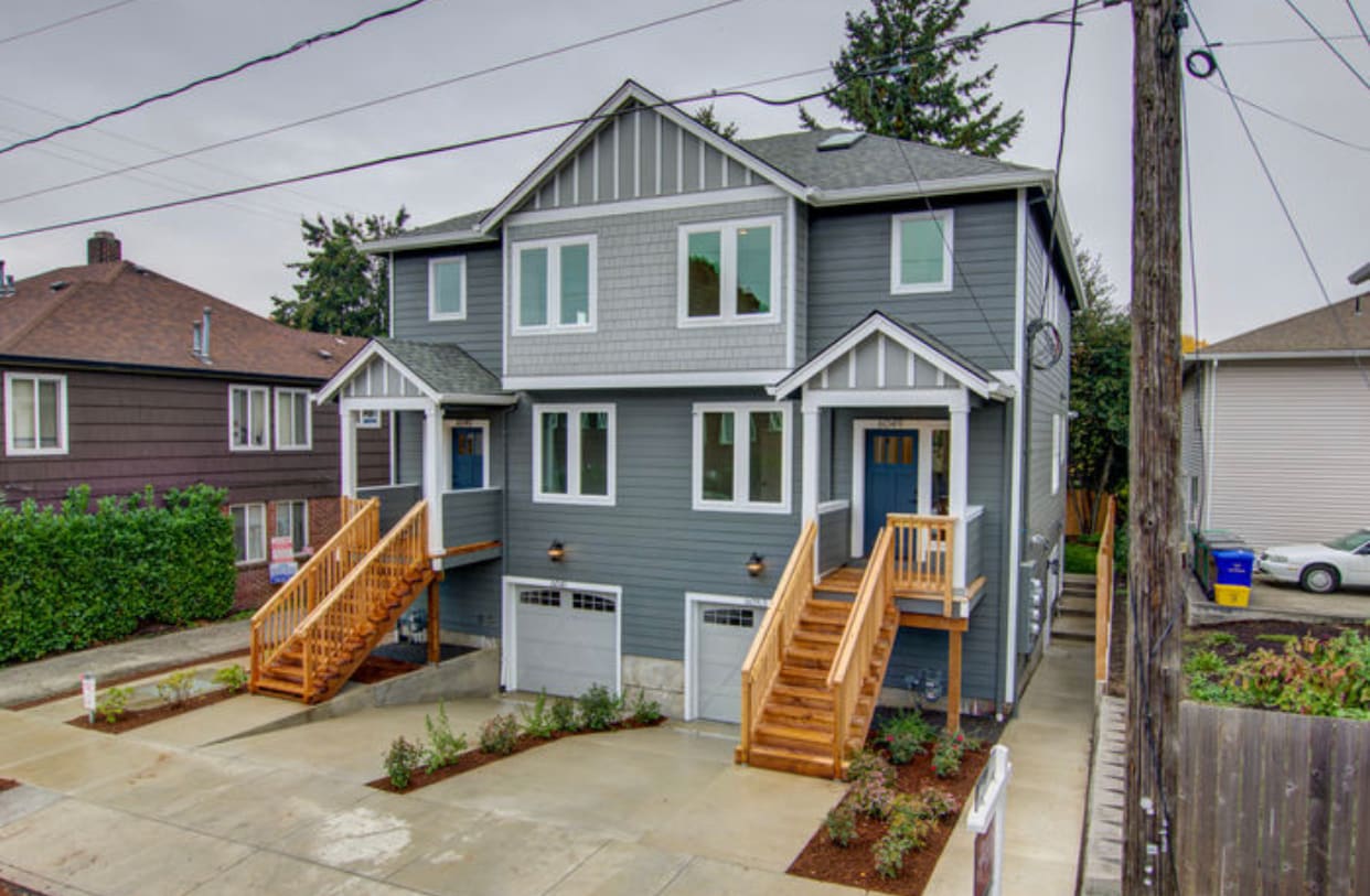 Building Photo - 6049 NE Flanders St