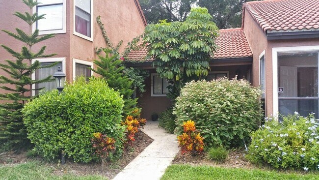 Building Photo - Beautiful  Furnished 1/1 condo x Rent  in Winter Park Next to Full Sail University !