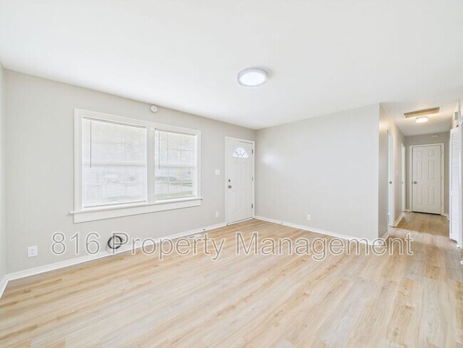Building Photo - 8704 E 92nd Terrace