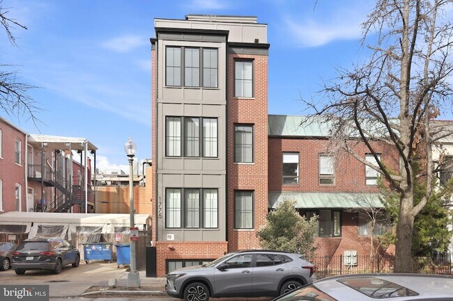 Building Photo - 1775 Swann St NW