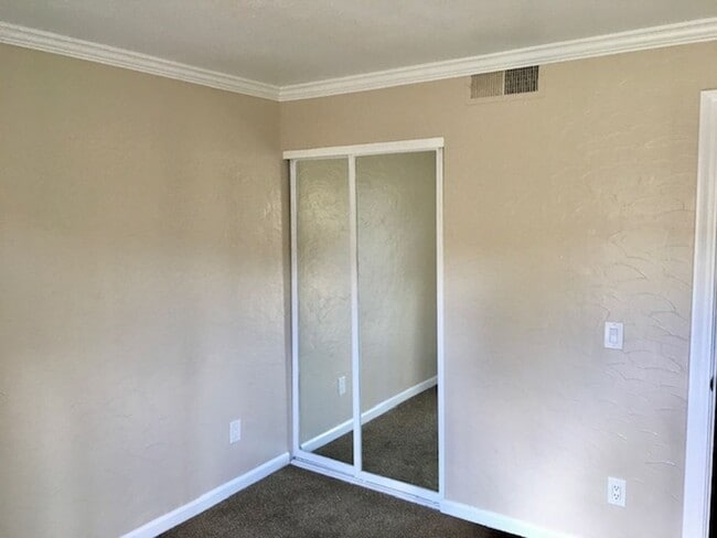 Building Photo - Nice 2 bed, 2 bath Condo with 1-Car Garage...