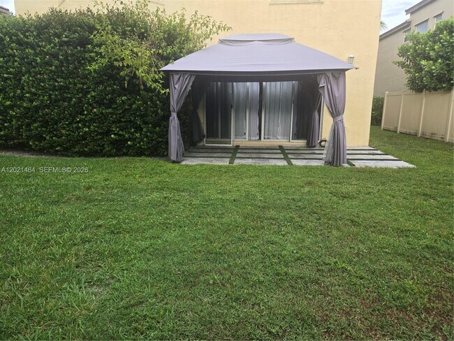 Building Photo - 2221 Sloane Pl