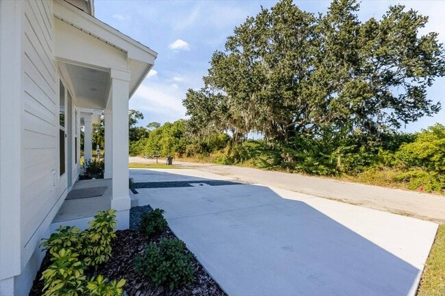 Building Photo - 1164 Fairway Dr