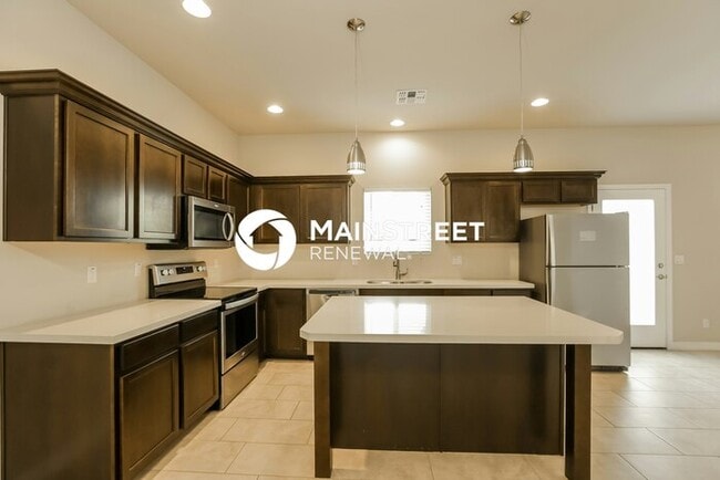 Building Photo - 3 Bedroom Pet-Friendly Home in Phoenix, AZ...