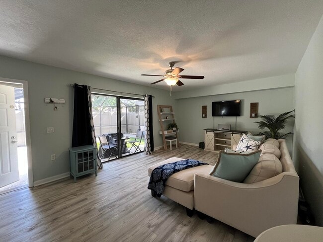 Building Photo - 7510 75th Way