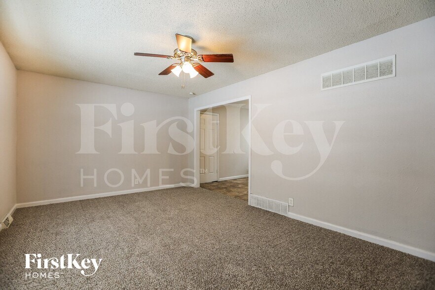 Building Photo - 9817 Hardesty Ave