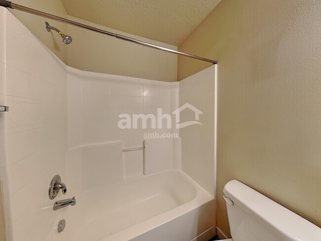 Building Photo - 11549 Roanoke Dr