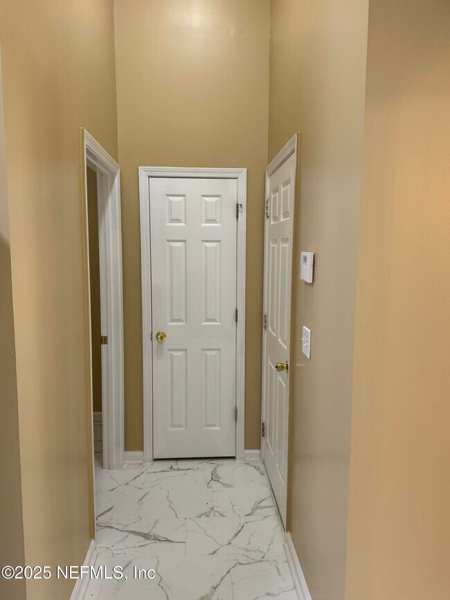 Building Photo - 1318 Yellow Jacket Ct