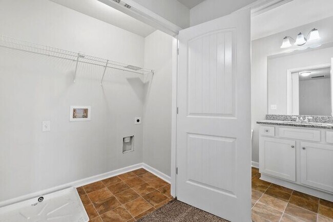 Building Photo - 3316 Pennington Dr