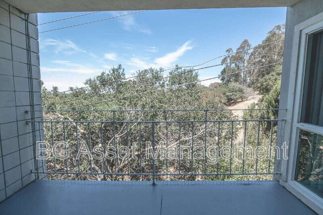 Building Photo - 944 Fletcher Ln