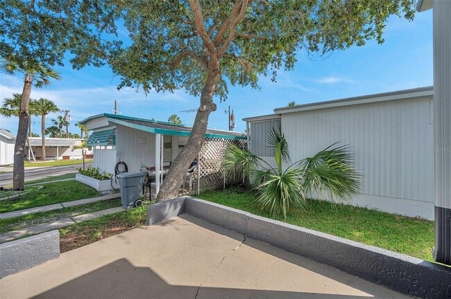 Building Photo - 4851 W Gandy Blvd