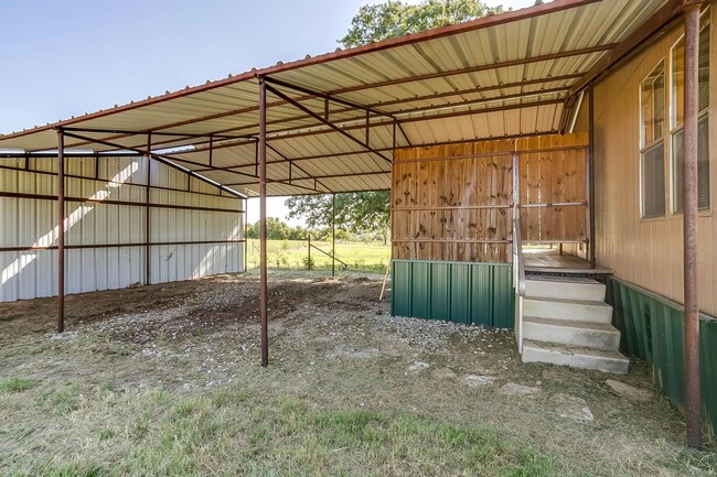 Building Photo - Country Living with Several Acres of Pastu...