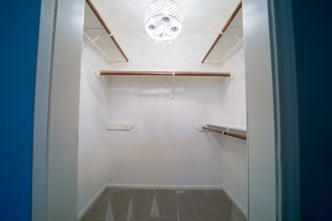 Building Photo - 117 Harbour Town Cir