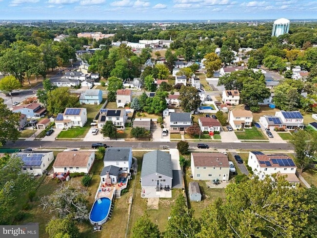 Building Photo - 8334 Herbert Ave