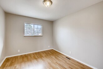 Building Photo - Recently Remodeled 4 bedroom, 2 bath Ranch Style Boulder House
