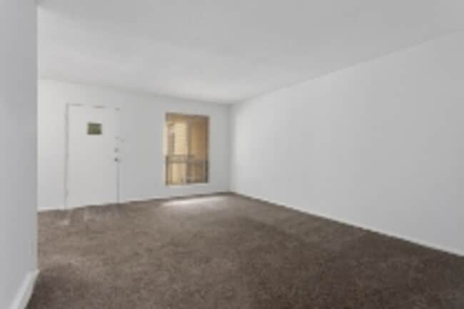 Building Photo - 432 W 89th St