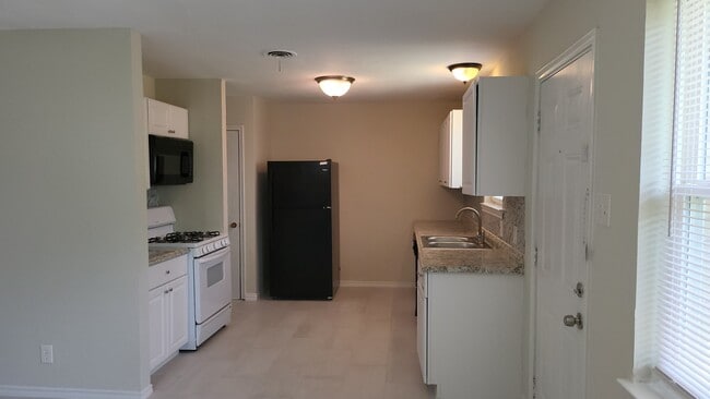 Building Photo - Nachita