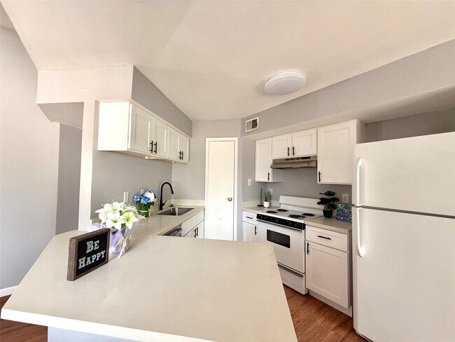 Building Photo - 7200 W T C Jester Blvd