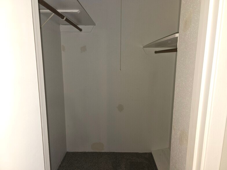 2nd bedroom's walk in closet - 465 Longmeadow St