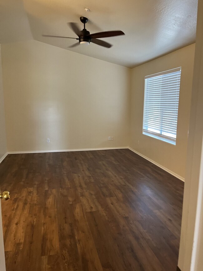 Building Photo - 9750 N Monterey Dr