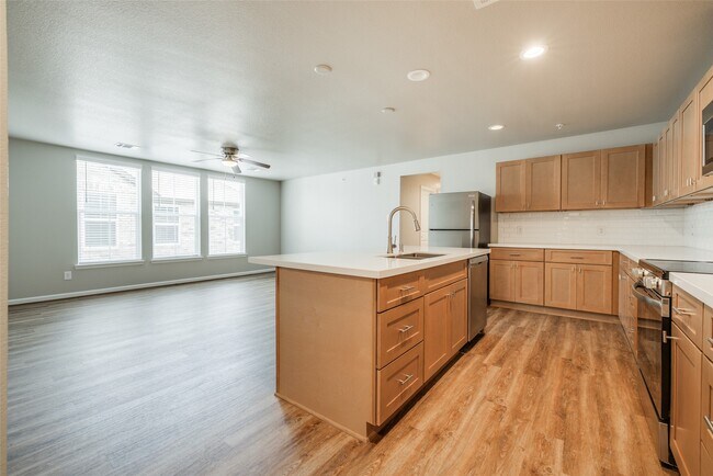 Building Photo - 211 Pk Pl Cir