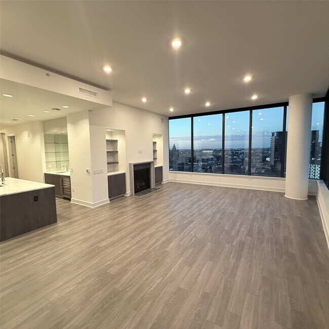 Building Photo - 2525 Turtle Creek Blvd