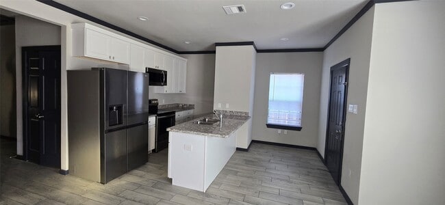 Building Photo - 8121 Claiborne St