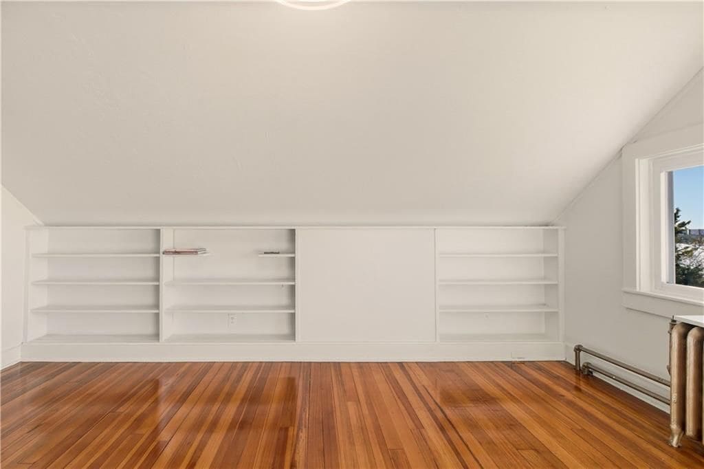 Building Photo - 31 Bayside Ave