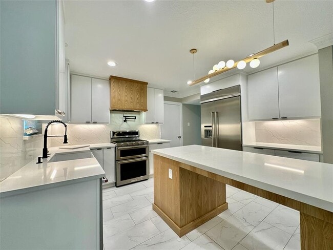 Building Photo - 11407 Sagecreek Dr