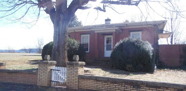 Primary Photo - 69 Lloyd Tolley Rd