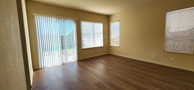 Building Photo - Beautiful Ideal Family Home: 3 Bedrooms, 2...