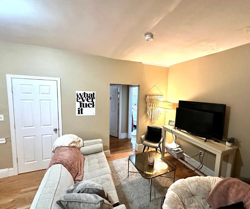 Building Photo - 68 Egmont St