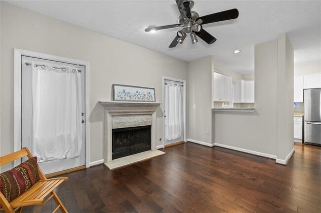 Building Photo - 2680 Pine Tree Rd NE