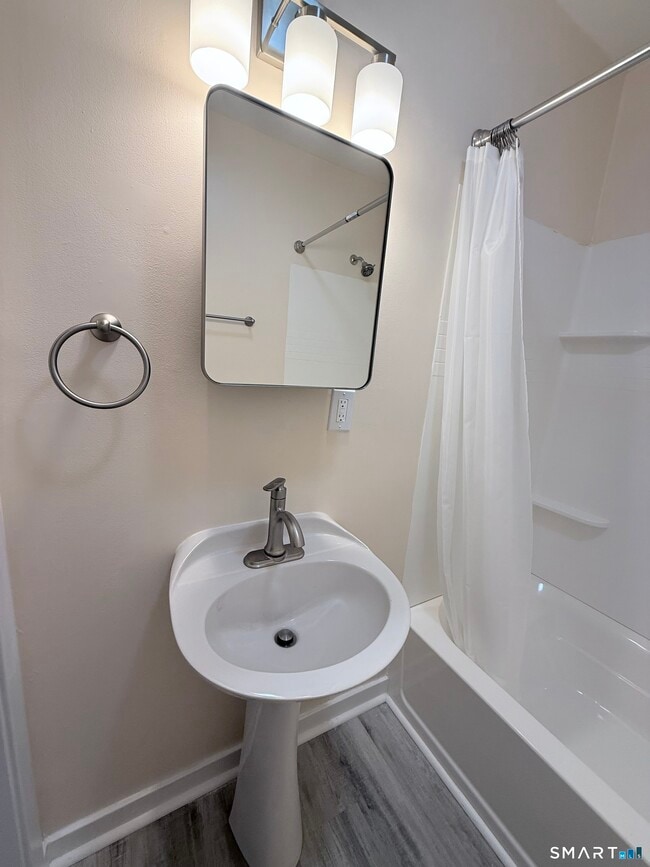 Building Photo - 78 York St