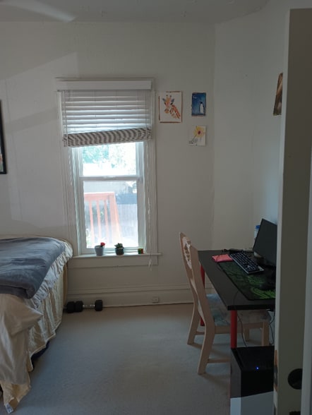 Building Photo - 1210 Sherman Ave