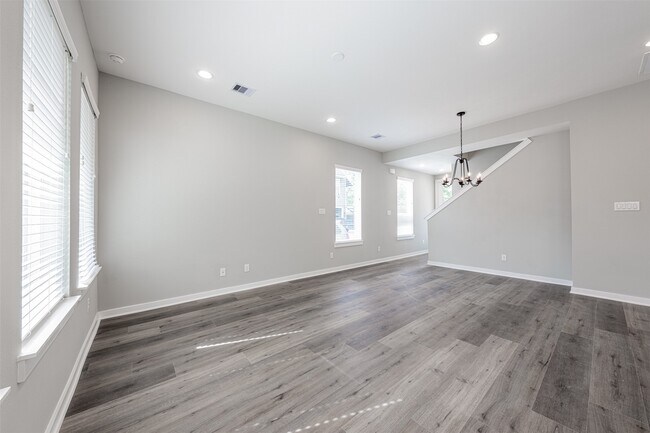 Building Photo - 8402 Berry Green Ln