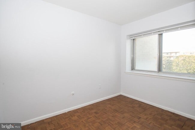 Building Photo - 100 West Ave