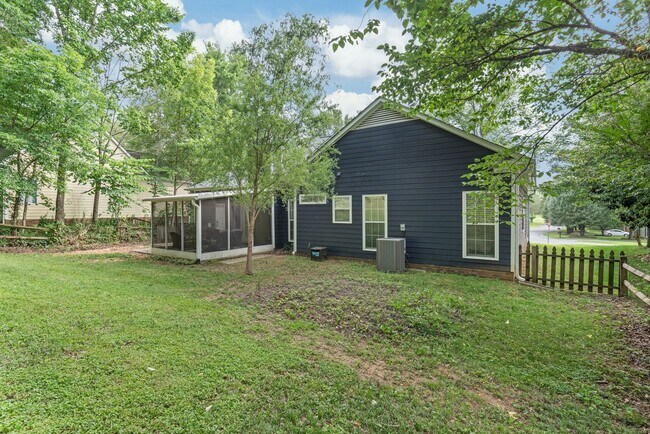 Building Photo - Beautifully Remodeled 4BR Ranch in Matthews