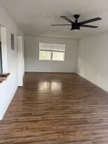 Building Photo - 2829 Van Buren St