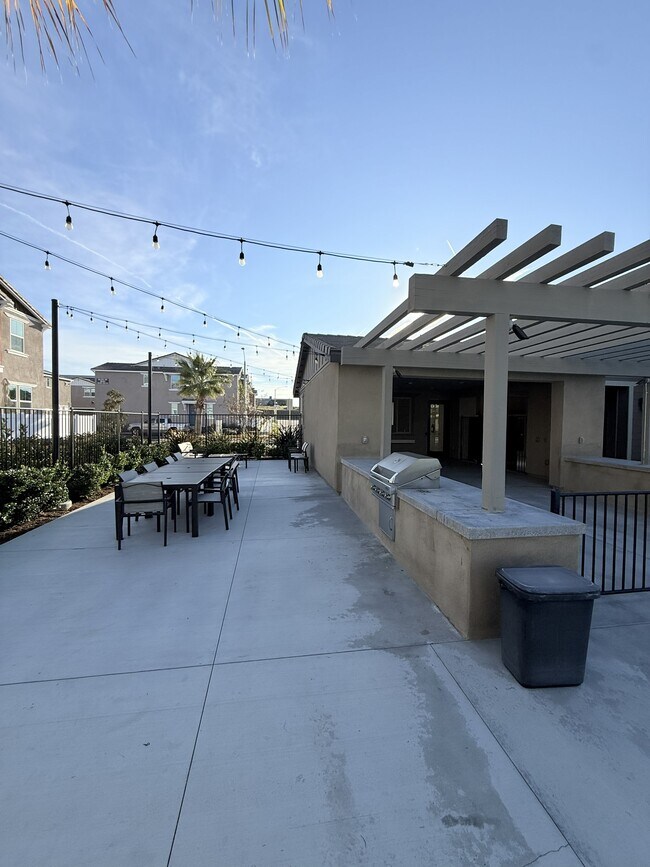 Building Photo - 36351 Elizabeth Ln