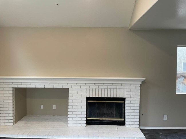 Building Photo - 11484 Millpond Rd