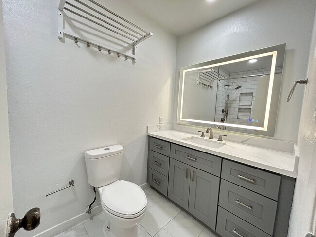 Building Photo - Upgraded Single Story Home No HOA!