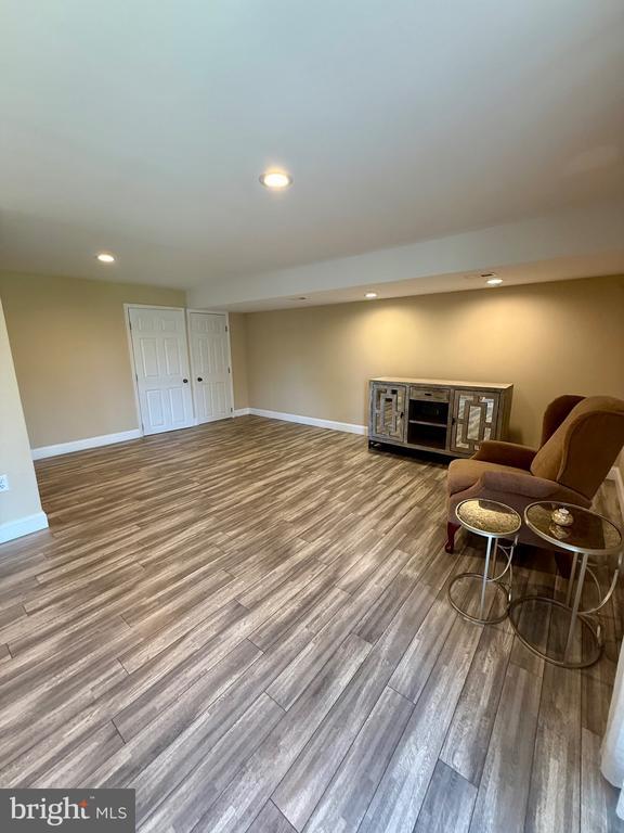 Building Photo - 343 Basswood Cir