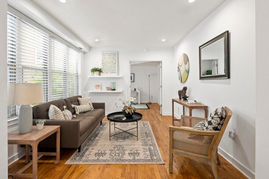 Primary Photo - 1445 N St NW