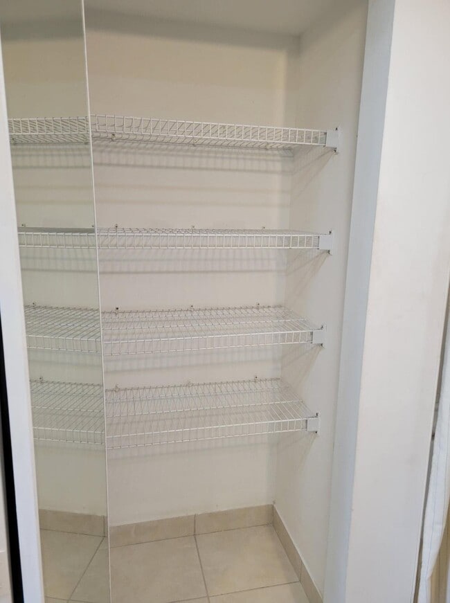 Building Photo - 4401 Crystal Lake Dr