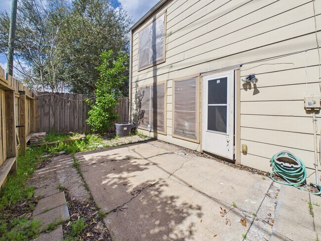 Building Photo - 14211 Briarsage Ct