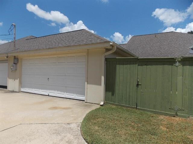 Building Photo - 7965 Pecan Dr