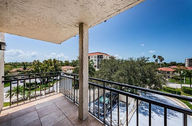 Building Photo - 6145 Sun Blvd