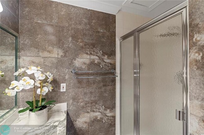 Building Photo - 5100 N Ocean Blvd